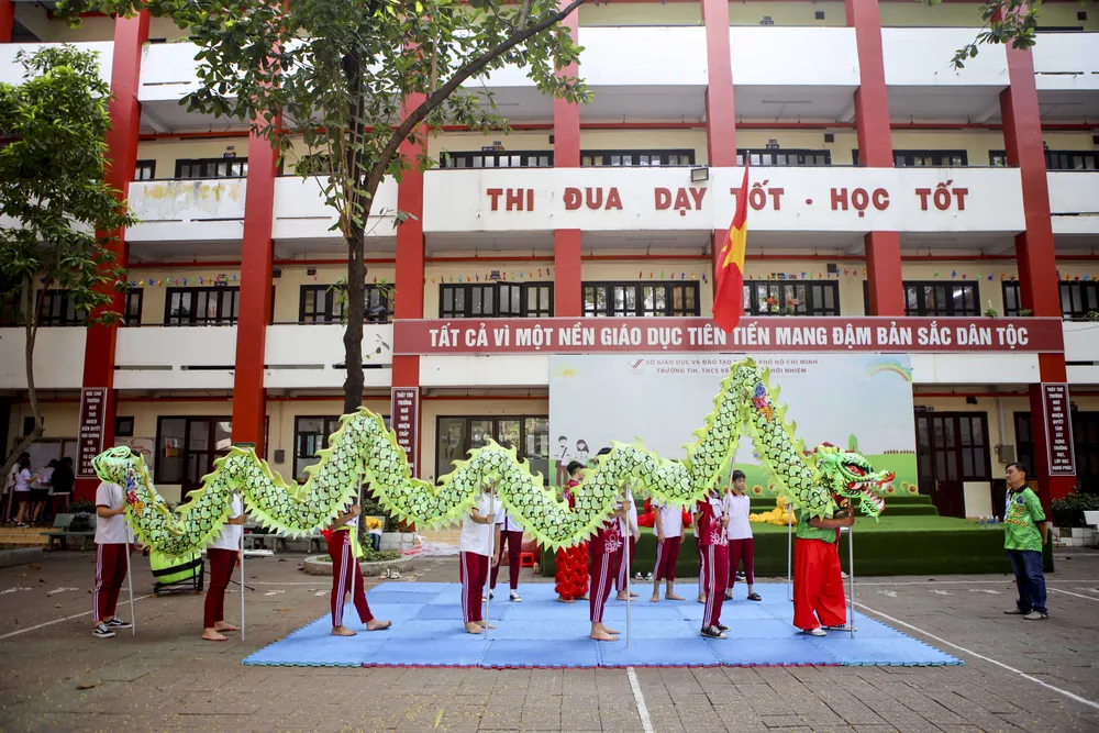 hoc-sinh-hoc-mua-lan (12).jpg