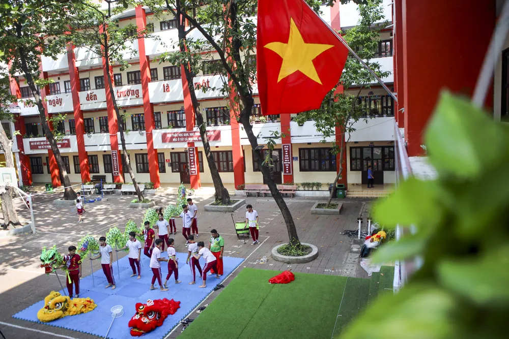 Học sinh học múa lân: Nghệ thuật truyền thống hòa vào nhịp sống học đường