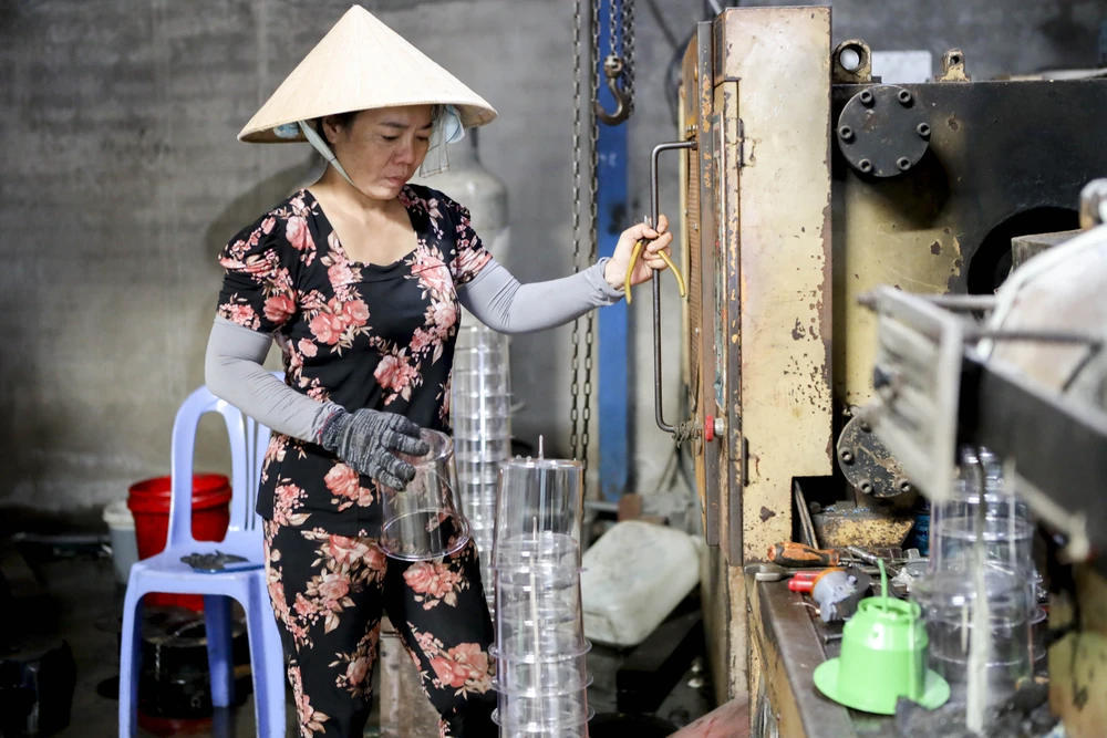 Hiện sản phẩm bẫy muỗi đang được sản xuất tại Củ Chi và huyện Bình Chánh