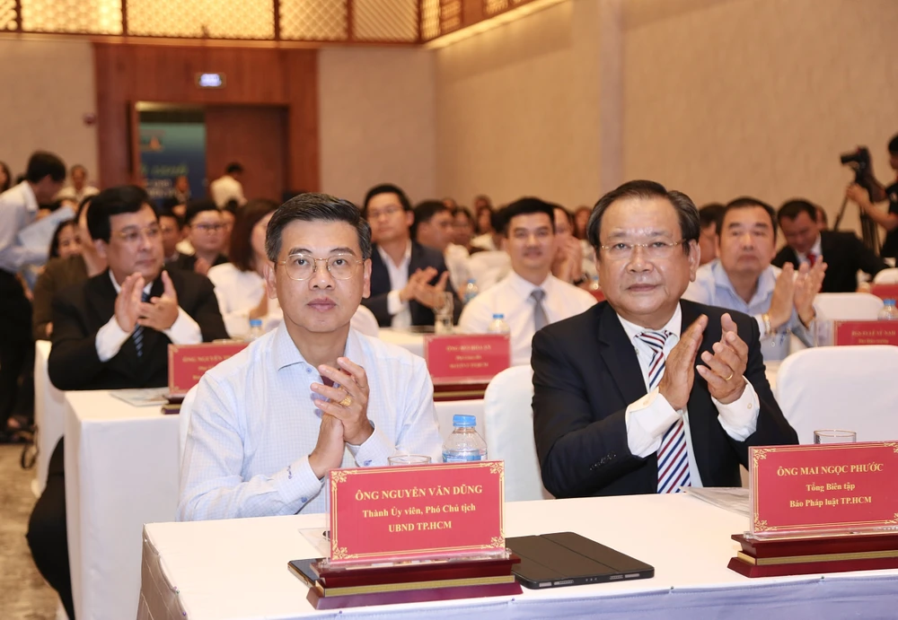 Toàn cảnh Diễn đàn 'TP.HCM - Gỡ vướng cho kinh tế xanh'