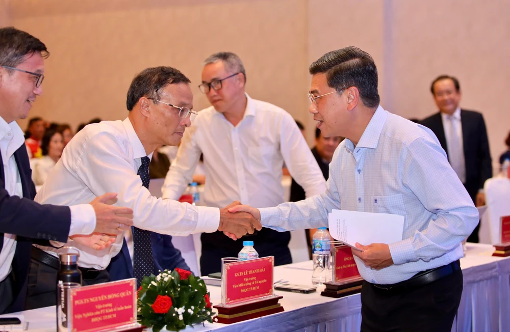 Toàn cảnh Diễn đàn 'TP.HCM - Gỡ vướng cho kinh tế xanh'