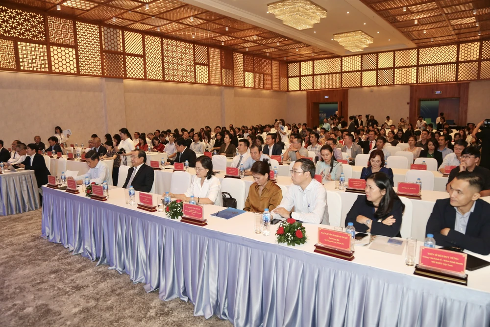 Toàn cảnh Diễn đàn 'TP.HCM - Gỡ vướng cho kinh tế xanh'