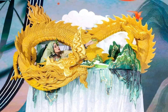 Độc đáo chàng trai làm mô hình xốp sống động kiếm tiền trăm triệu