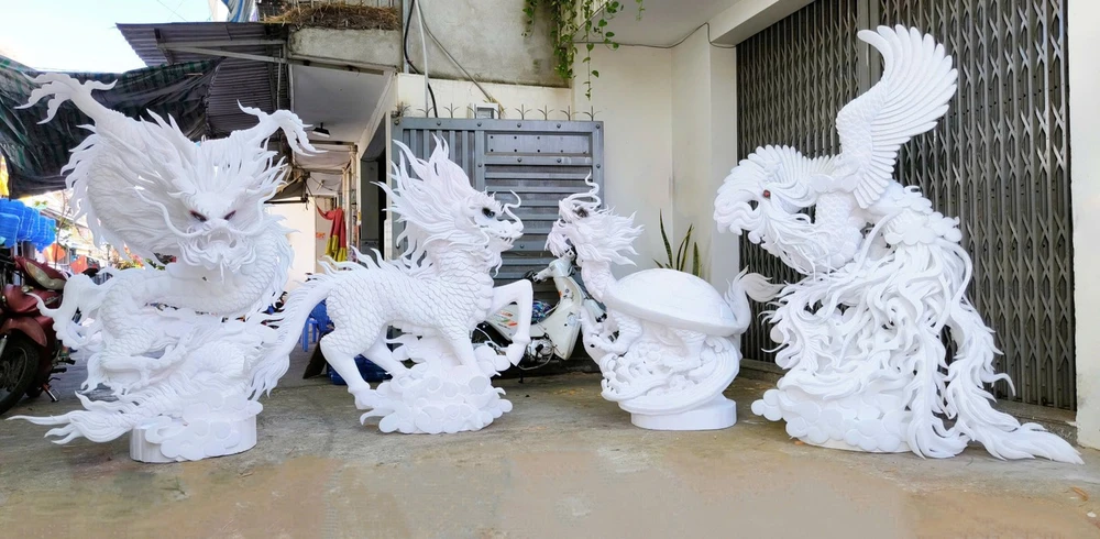 Độc đáo chàng trai làm mô hình xốp sống động kiếm tiền trăm triệu