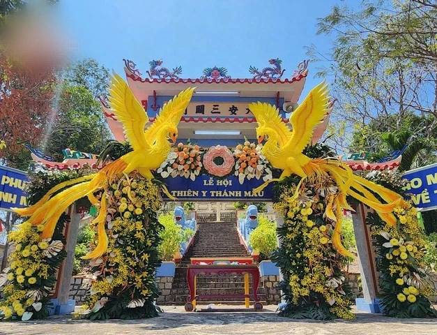 Độc đáo chàng trai làm mô hình xốp sống động kiếm tiền trăm triệu