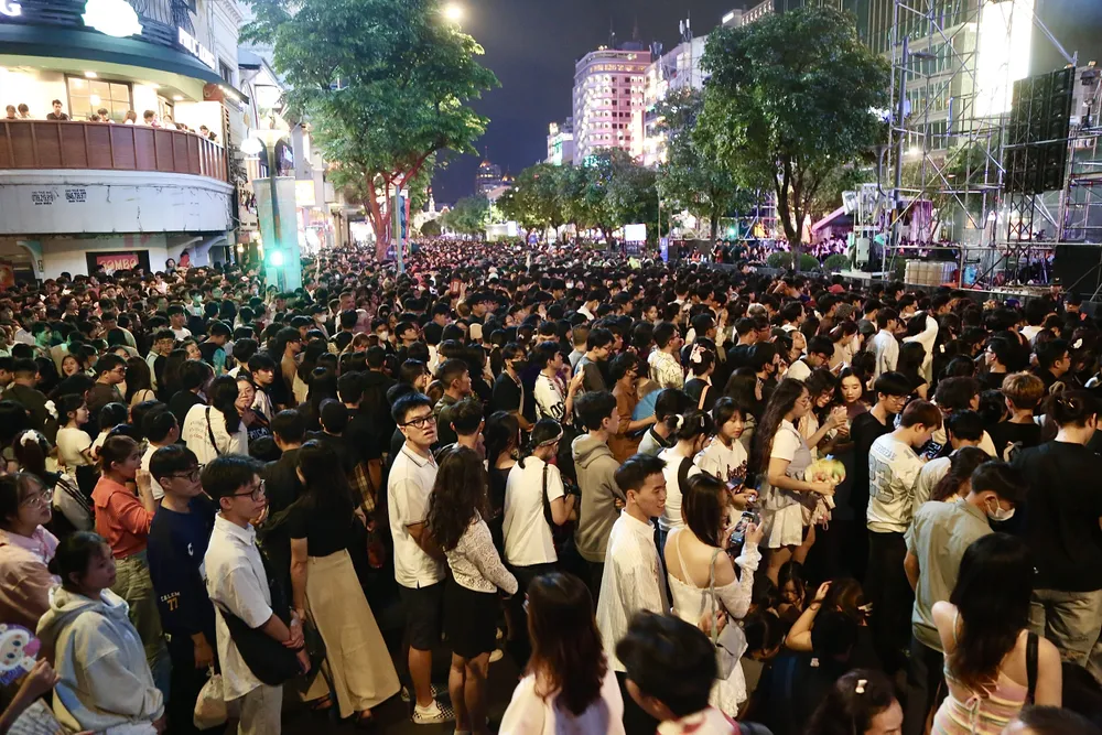 phao-hoa-chao-nam-moi (34).jpg