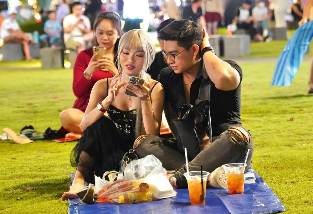 phao-hoa-chao-nam-moi (4).jpg