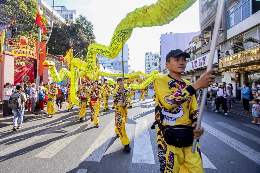 Tet-Nguyen-tieu-le-hoi-nghinh-ong (14).jpg