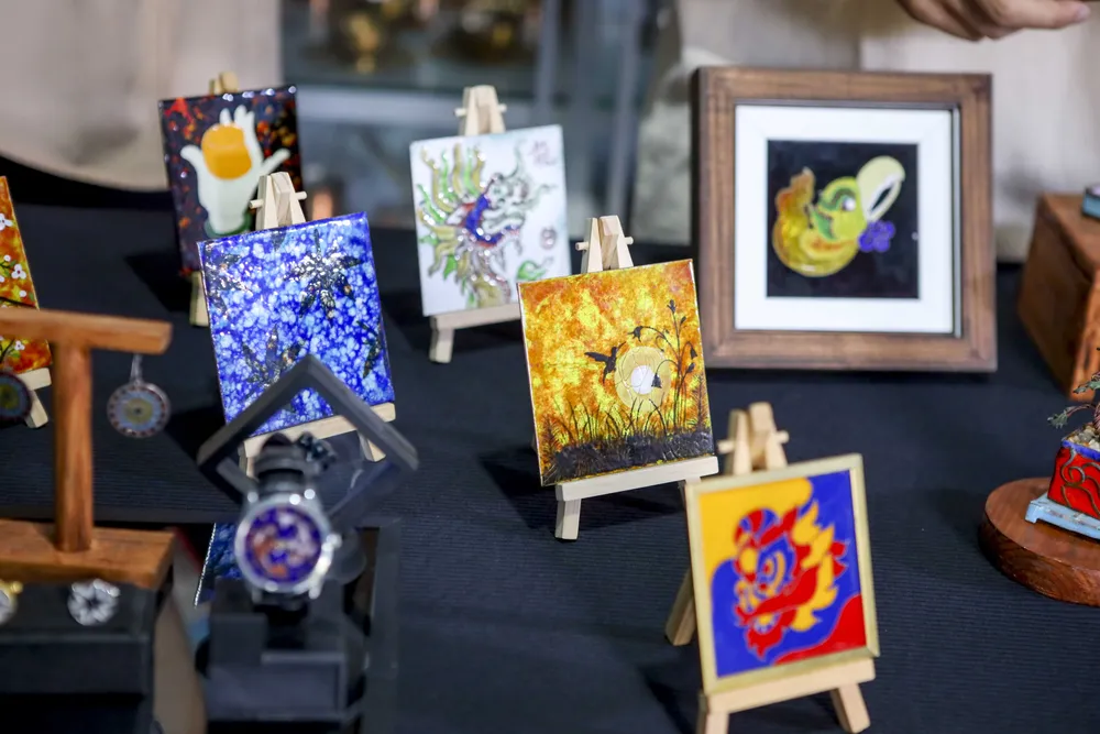 9X Sài Gòn chinh phục nghệ thuật pháp lam thất truyền