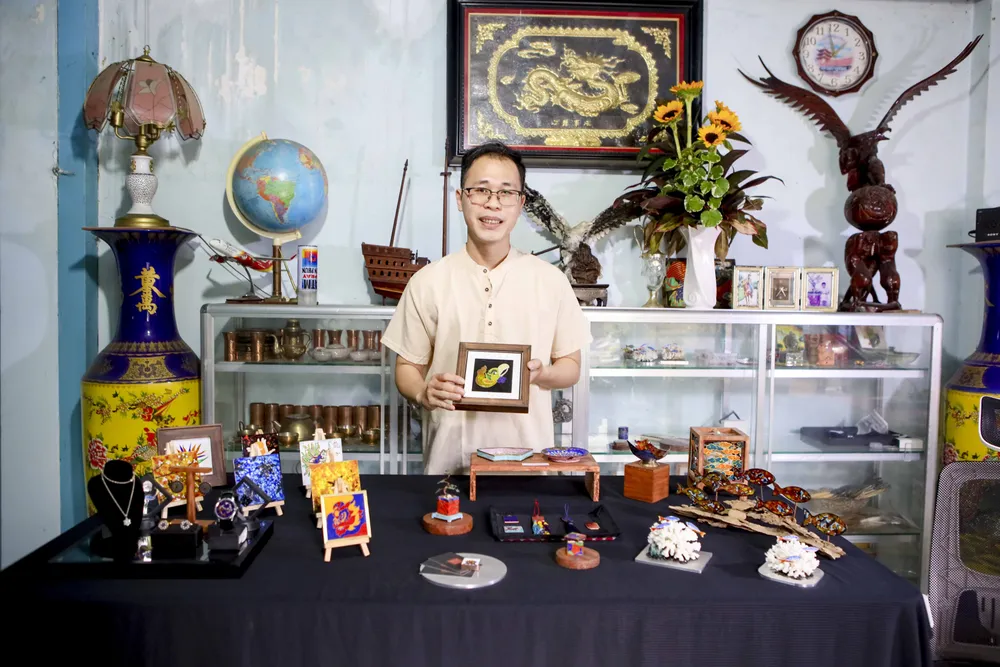 9X Sài Gòn chinh phục nghệ thuật pháp lam thất truyền