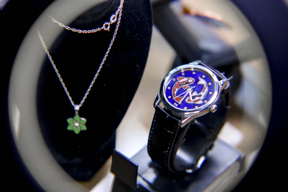 9X Sài Gòn chinh phục nghệ thuật pháp lam thất truyền