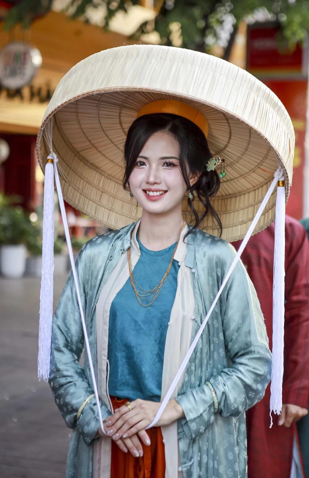 Hơn 1.000 người diễu hành cổ phục trên đường phố Sài Gòn