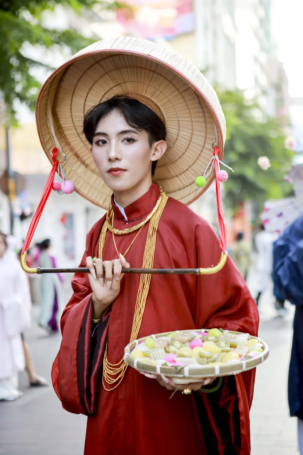 Hơn 1.000 người diễu hành cổ phục trên đường phố Sài Gòn