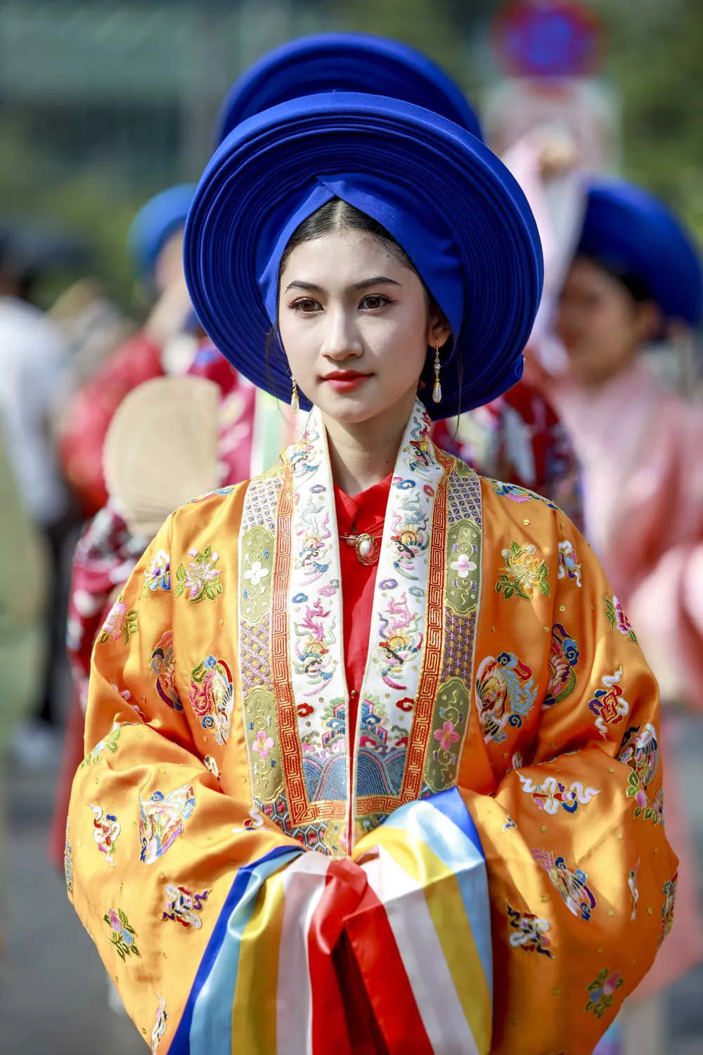 Hơn 1.000 người diễu hành cổ phục trên đường phố Sài Gòn