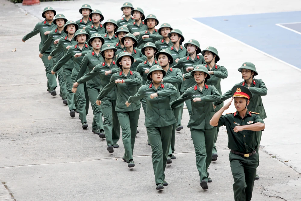 Các Trung đội duyệt đội ngũ vào cuối ngày. Trường Quân sự Quân khu 7