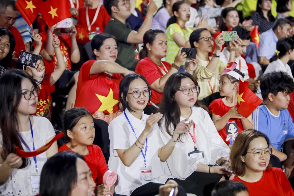 dieu binh 30-4- nguoi dan va chien si (5).jpg