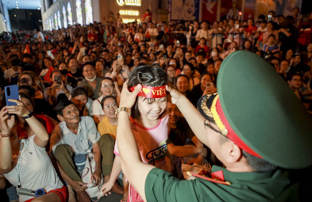 dieu binh 30-4- nguoi dan va chien si (8).jpg