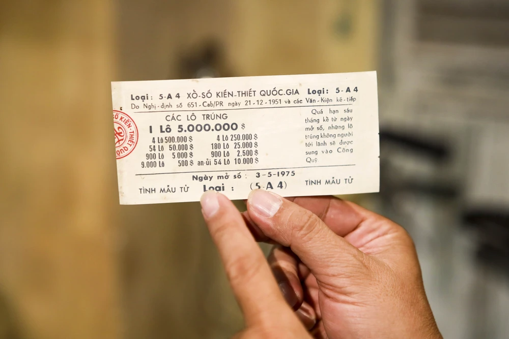 Tờ vé số không bao giờ sổ (1).jpg
