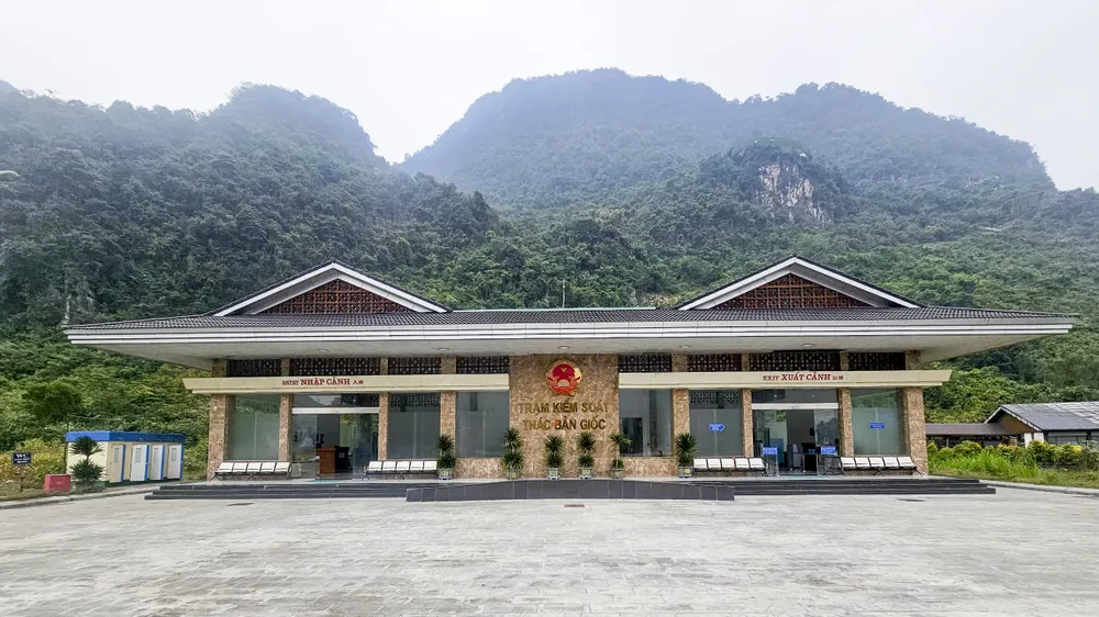 Cột mốc 836-2- Thác Bản Giốc PLO (20).jpg