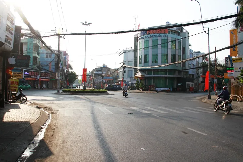 Phố Sài Gòn lãng mạn ngày đầu năm ảnh 12 Phố Sài Gòn lãng mạn ngày đầu năm ảnh 12