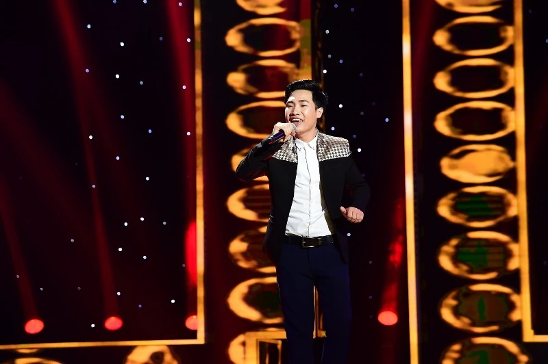 Thần tượng Bolero: 'Chàng trai ngân hàng khiến cả bốn HLV giành giật là ai?' ảnh 7