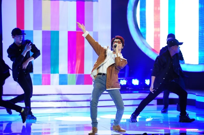 Hòa Minzy 'nổi loạn' cực giống Sơn Tùng M-TP ảnh 1