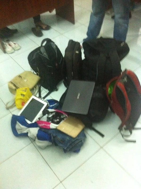 Sử dụng thẻ công an 'dỏm' hù khách du lịch chiếm đoạt tài sản ảnh 3