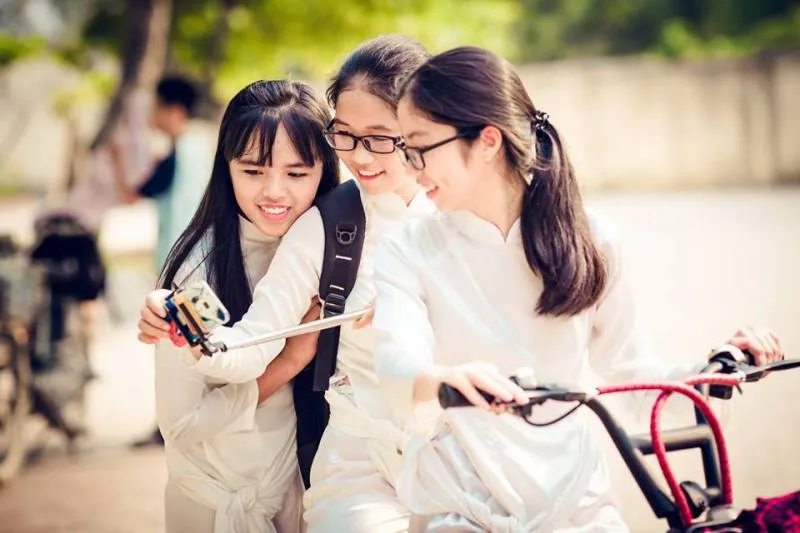 Nữ sinh lớp 12A K52 trường THPT Thanh Chương 1 