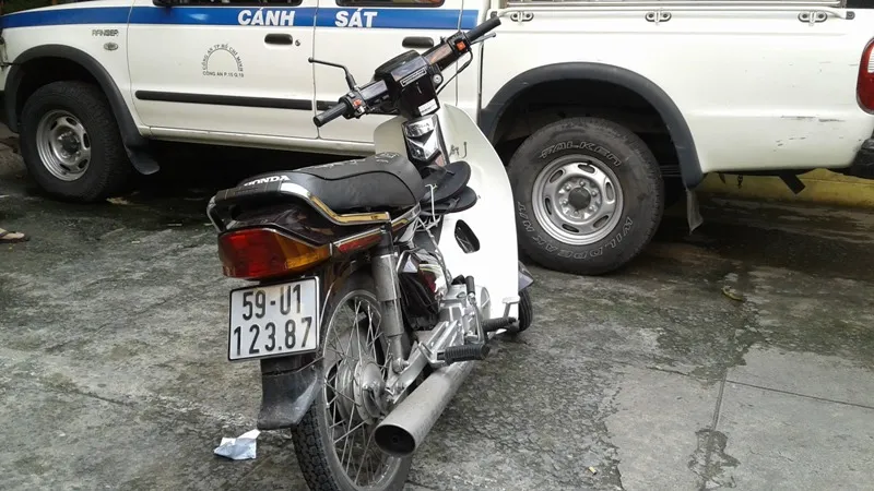 Đặc nhiệm truy bắt cướp như phim giữa phố Sài Gòn ảnh 4 Đặc nhiệm truy bắt cướp như phim giữa phố Sài Gòn ảnh 4