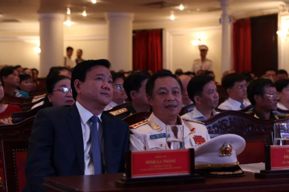 Cảnh sát PCCC TP.HCM nhận huân chương Bảo vệ Tổ quốc ảnh 3