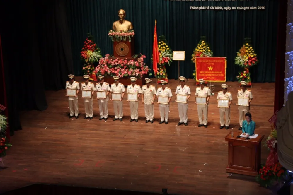 Cảnh sát PCCC TP.HCM nhận huân chương Bảo vệ Tổ quốc ảnh 5