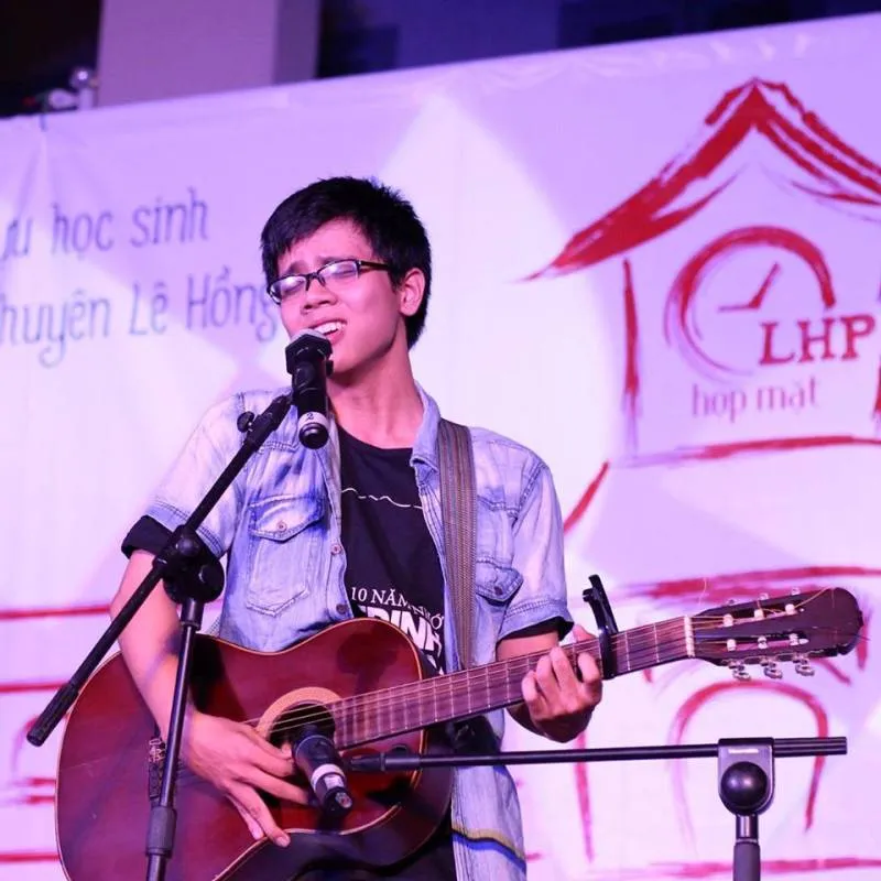 Thầy giáo dạy tiếng Anh bằng nhạc chế và thơ ảnh 3