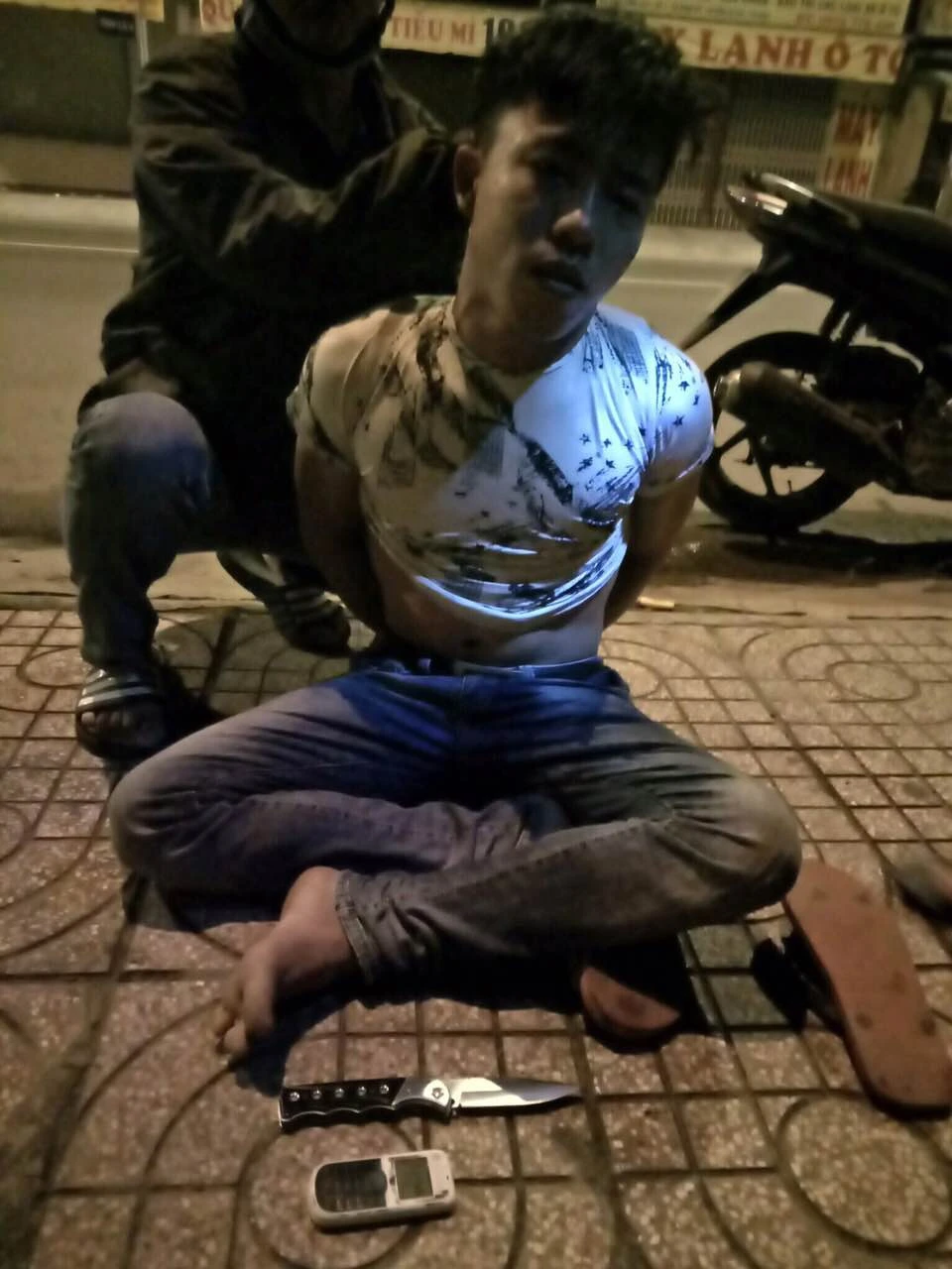 Đặc nhiệm quét xuyên đêm nhóm xài hàng nóng ở Củ Chi ảnh 2