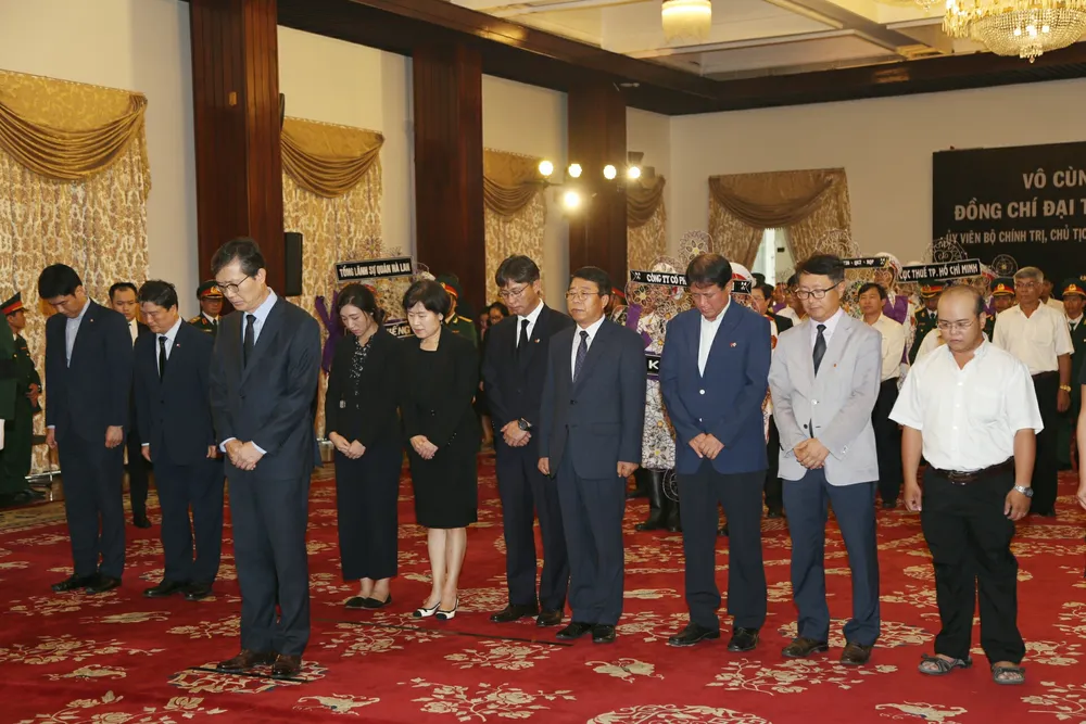 Nhiều đoàn ngoại giao đến viếng Chủ tịch nước tại TP.HCM ảnh 9