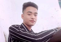 Ném mũ bảo hiểm vào người đi xe máy, bị khởi tố tội giết người