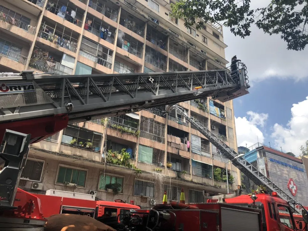 Cháy chung cư, sơ tán bệnh nhân BV Chấn thương chỉnh hình ảnh 2 Cháy chung cư, sơ tán bệnh nhân BV Chấn thương chỉnh hình ảnh 2