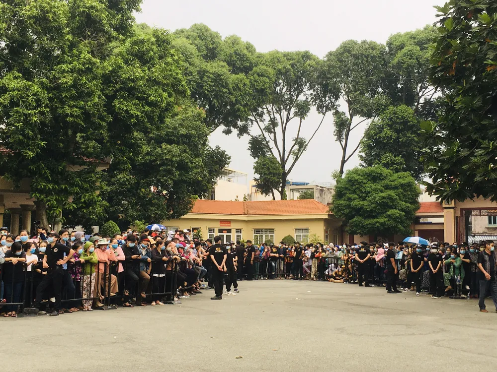 Trấn Thành lặng người tới viếng cố nghệ sĩ Chí Tài ảnh 2