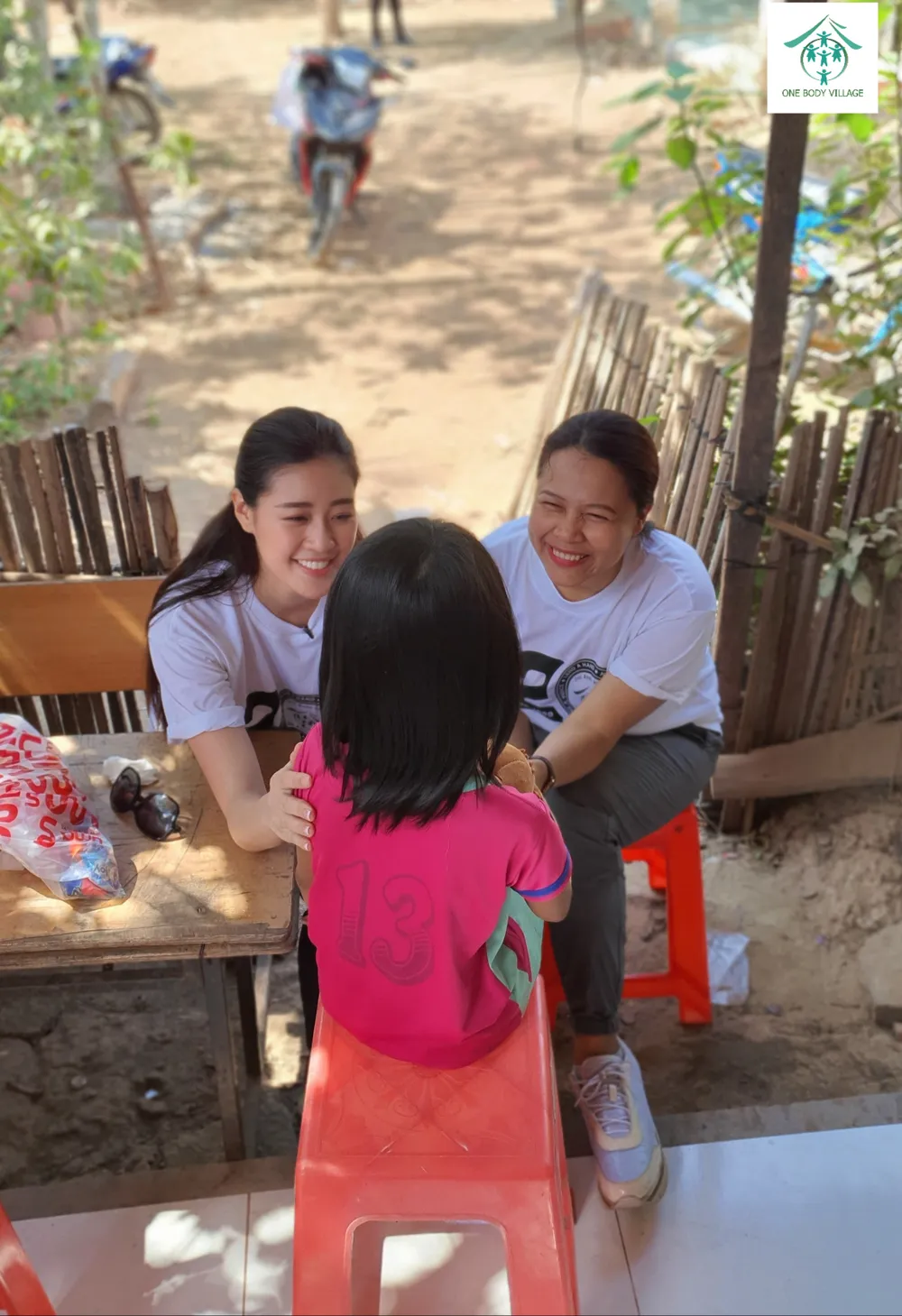 Vì sao Hoa hậu Khánh Vân không đi cùng ê-kíp hùng hậu? ảnh 5 Vì sao Hoa hậu Khánh Vân không đi cùng ê-kíp hùng hậu? ảnh 5