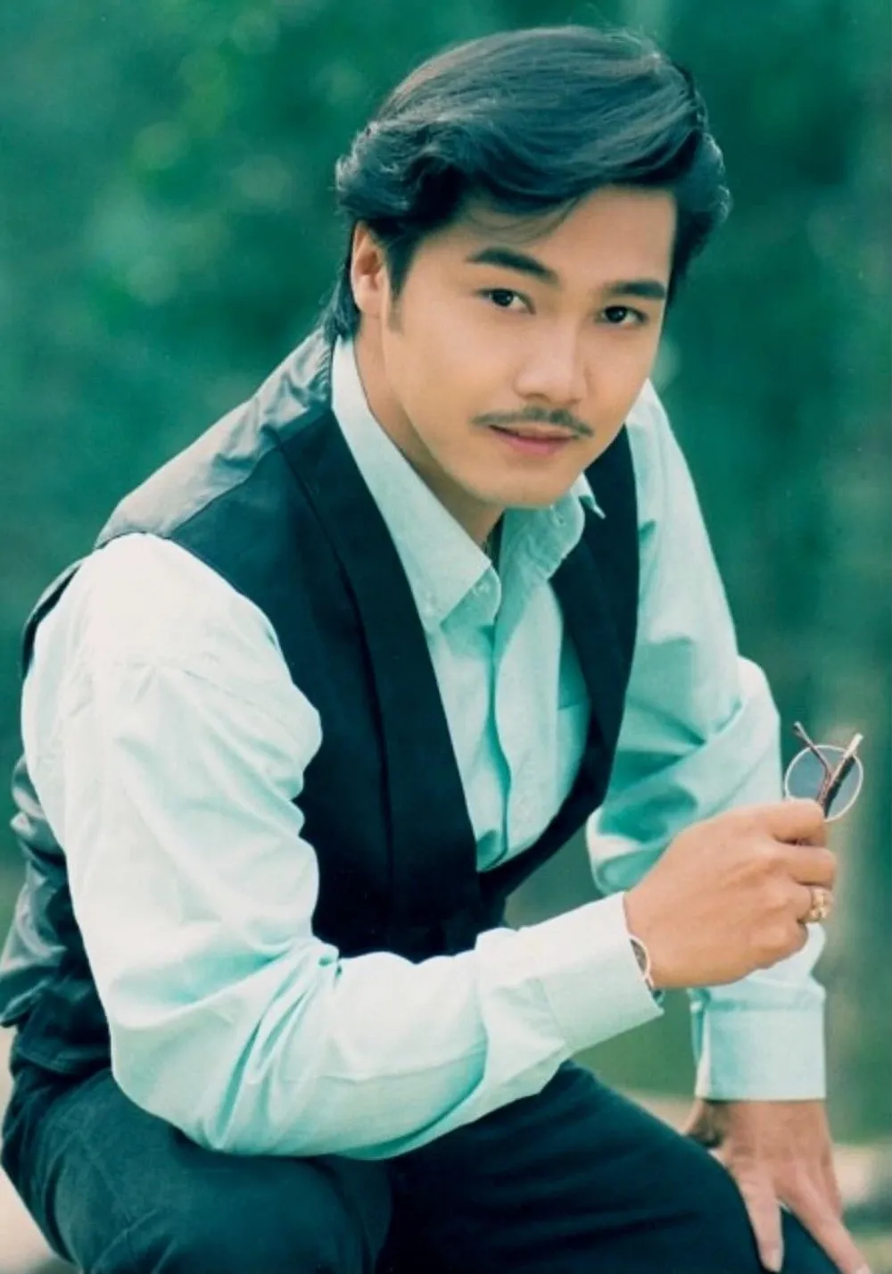 Vì sao Lý Hùng sử dụng facebook sau nhiều năm kín tiếng? ảnh 1