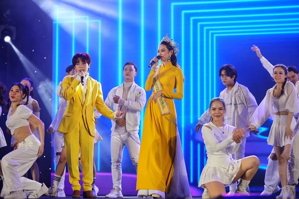 Hoa hậu Thùy Tiên hỗ trợ trẻ mồ côi do dịch COVID-19 ảnh 7 Hoa hậu Thùy Tiên hỗ trợ trẻ mồ côi do dịch COVID-19 ảnh 7