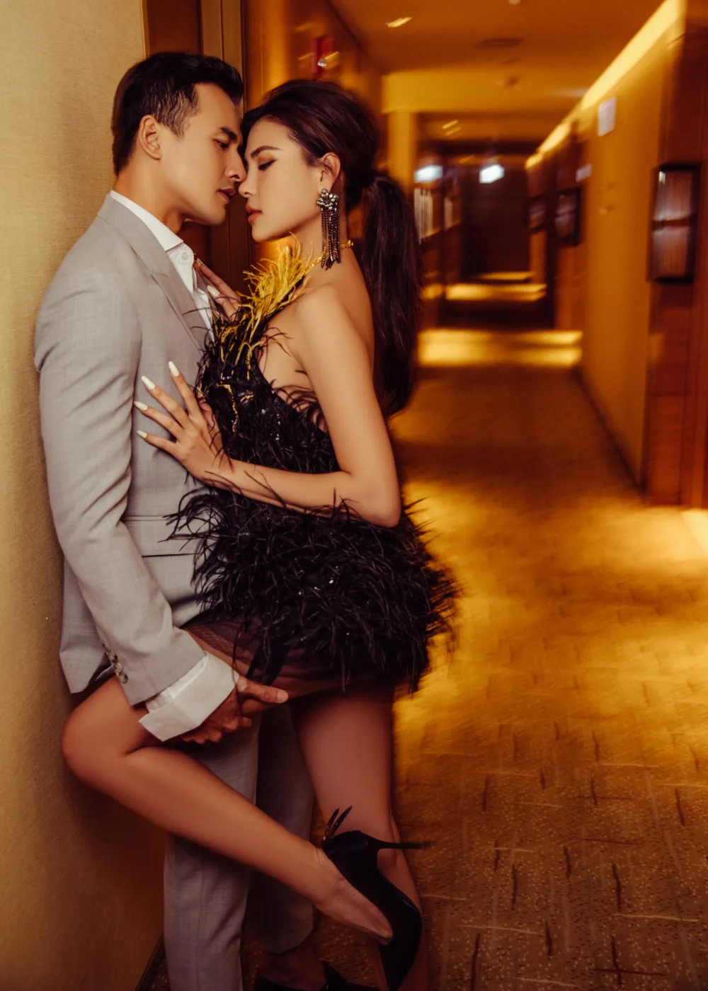 Những khoảnh khắc tình tứ của cặp đôi Lương Thế Thành- Thúy Diễm khiến nhiều người hâm mộ trầm trồ