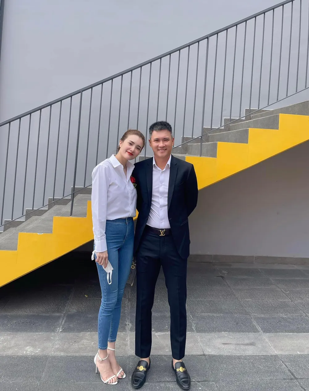 Khánh Chi luôn tự hào về anh