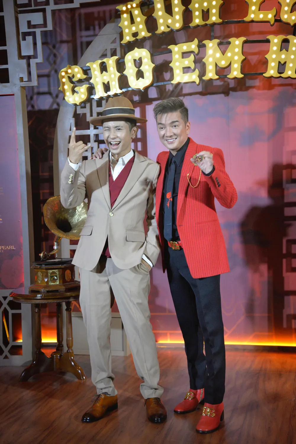 Ricky Star chia sẻ anh bất ngờ và hạnh phúc khi được làm việc cùng ca sĩ Đàm Vĩnh Hưng. ẢNH: NGUYỄN TRÀ