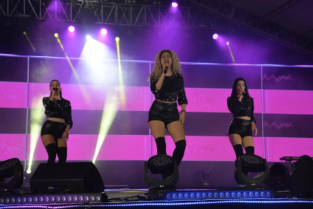 Ba cô gái Cu Ba cover ca khúc &quot;Ước gì&quot; khiến khán giả vỡ oà cảm xúc. Bản hit của Mỹ Tâm được những cô gái thể hiện lại đầy cảm xúc. Ảnh: NGUYỄN TRÀ