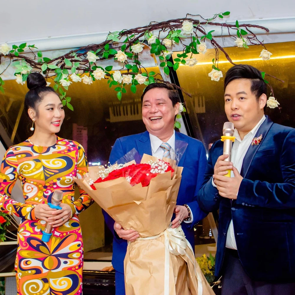 Ca sĩ Quang Lê chia sẻ những hình ảnh kỉ niệm với Hà Thanh Xuân. Ảnh: FB Quang Lê