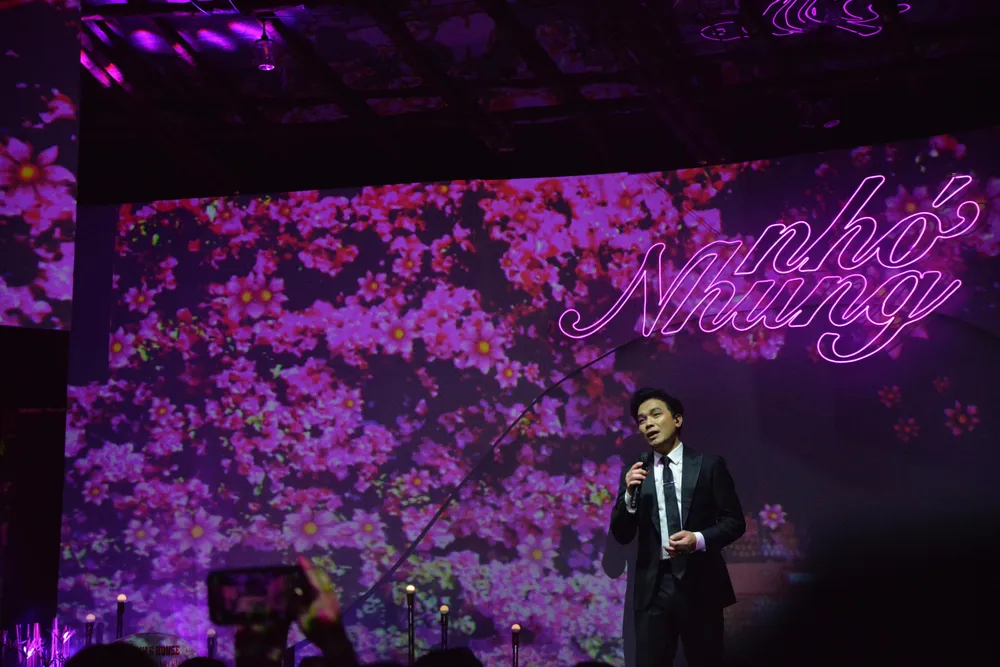 Mạnh Quỳnh hát như thay cả phần Phi Nhung gửi tới khán giả