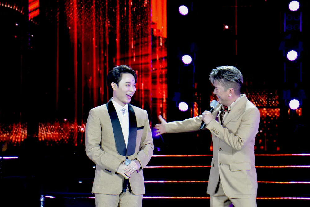 Đàm Vĩnh Hưng song ca cùng Trúc Nhân