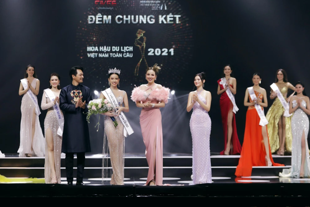 Trần Thu Hà (Nam Định) giành giải Á hậu 2.