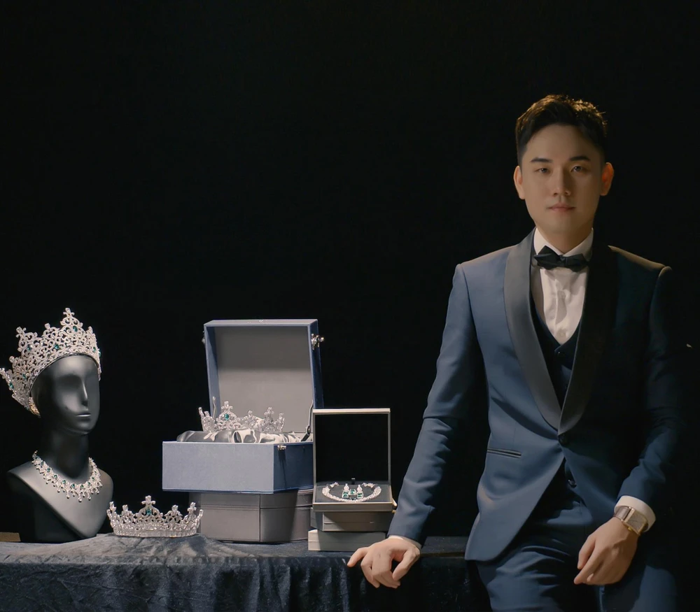 Cận cảnh vương miện 3 tỉ của tân Hoa hậu Lý Kim Thảo.