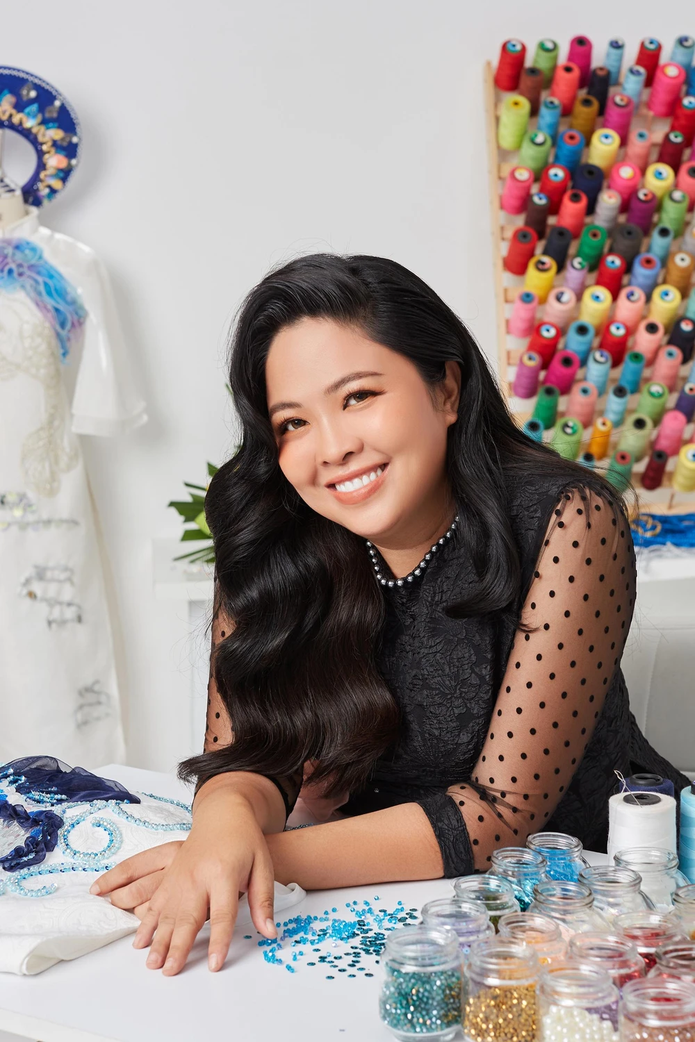 Con gái 'tiếp lửa' cho nhà thiết kế Phương Hồ trước thềm Tuần lễ Thời trang ảnh 1